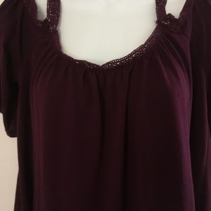 Mudd Tops - Mudd Dark Red Maroon Top Mudd Tops - Mudd Dark Red Maroon Top